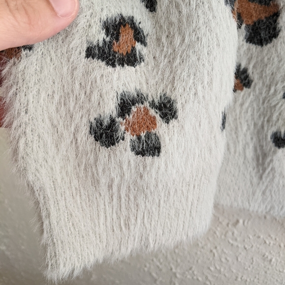 twenty second Oversized Animal Print Sweater - Picture 6 of 8
